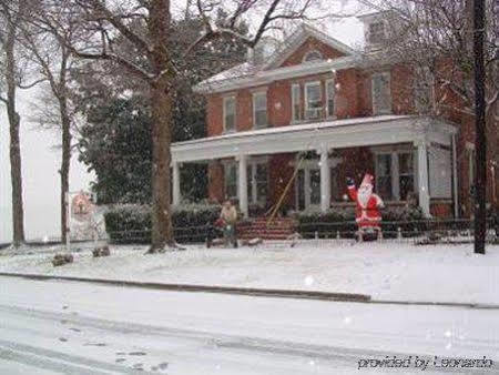 River Rose Inn Bed And Breakfa Elizabethtown Exterior foto